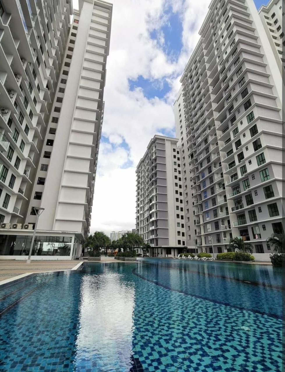 Platino 4Bedrooms Paradigm Mall Netflix By Stay Джохор-Бару Екстер'єр фото